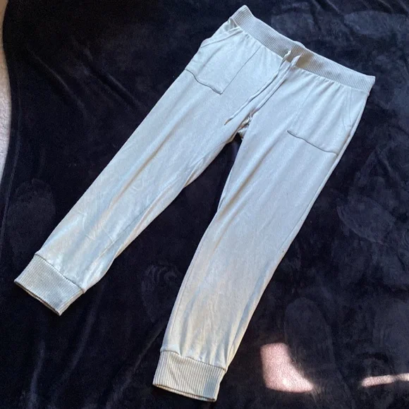 Cozy Sage Green Lounge Set with Pockets! Sz L - Picture 3 of 11